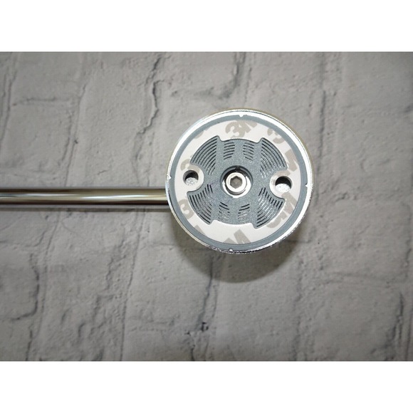 Grohe Essentials 32" Towel Bar, Starlight Chrome - Picture 6 of 10